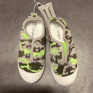 NWOT Cat & Jack Size 12 Green Camouflage Kids Sneakers